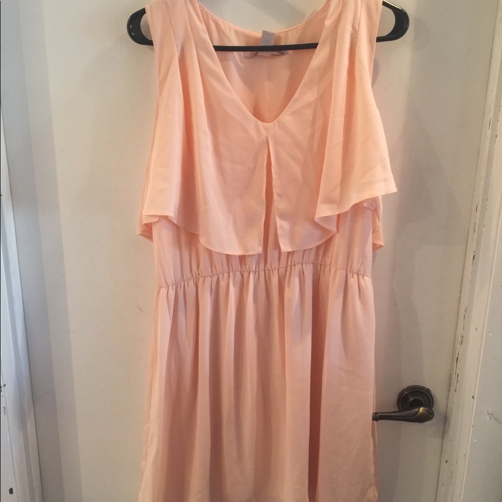 ☃️❄️ Forever 21 Sheer Peach Dress